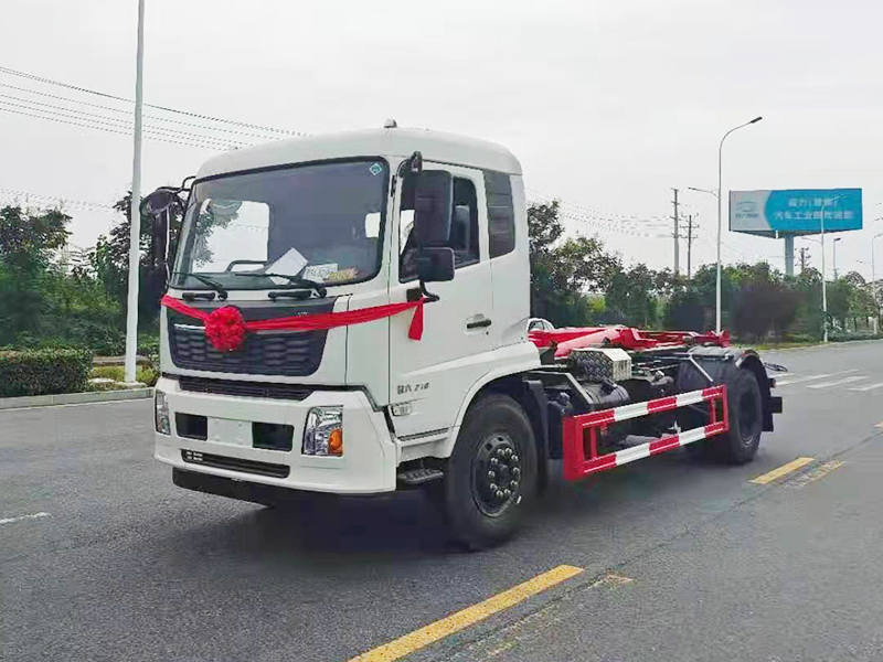 12/14方勾臂垃圾車-東風天錦