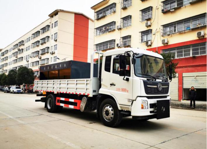 國(guó)六東風(fēng)天錦除雪車(chē)