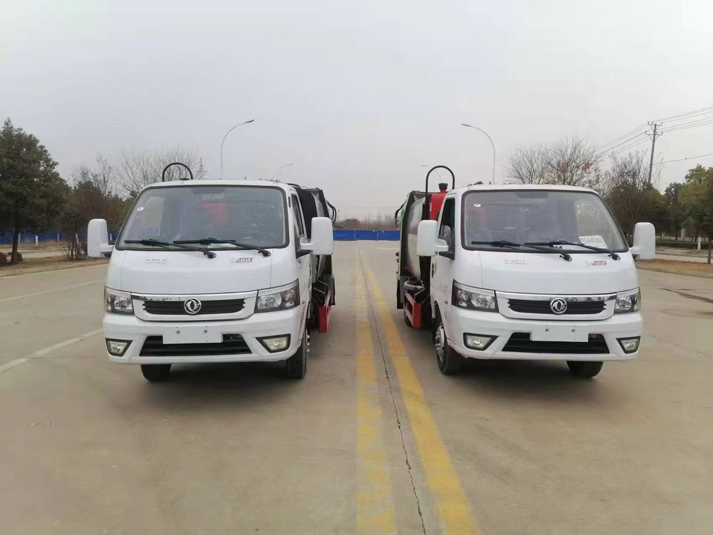 東風(fēng)途逸3.5方藍(lán)牌壓縮垃圾車(chē) 可下地下室